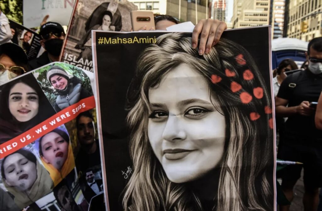 Musings_TraceySquires1_Photo1